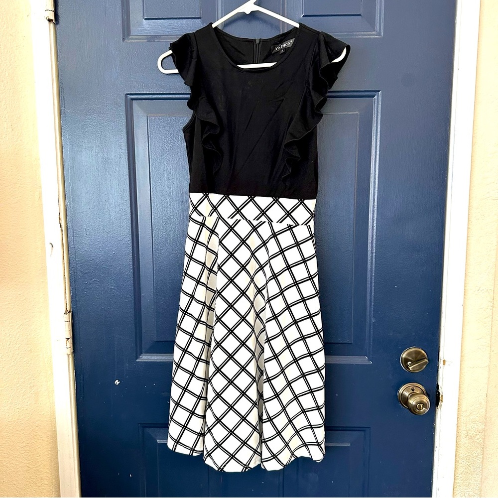 Super cute springtime, cap sleeve dress, stretchy fabric, very comfortable!